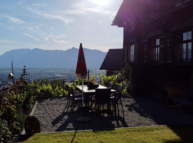 IMG2_0000_summer_3_6784B8172C6BBA533ED6BB30A1ADAF93